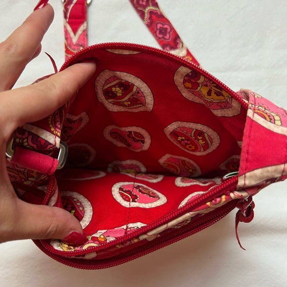 Vera Bradley Red Rosie Posie Crossbody Bag approx 7”x9” - Picture 7 of 9